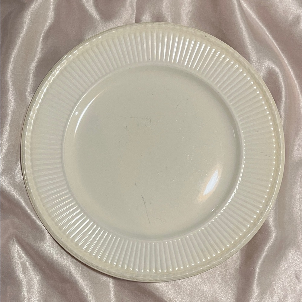 Wedgwood Edme dinner plate
